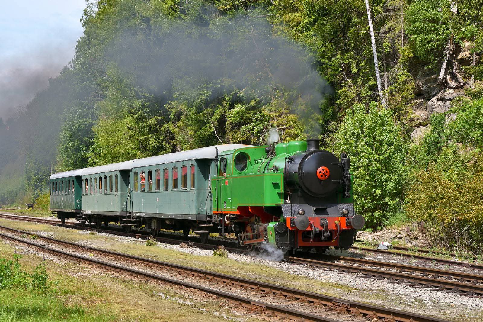 Parní vlaky Kořenov - Harrachov